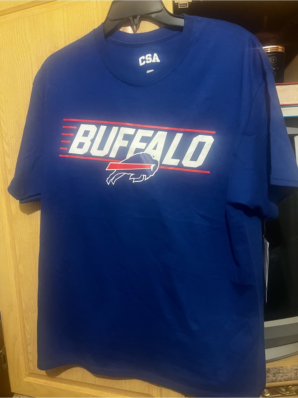 BUFFALO BILLS MENS/UNISEX LARGE SHORT SLEEVE NFL APPAREL GRAPHIC TEE NWT BLUE